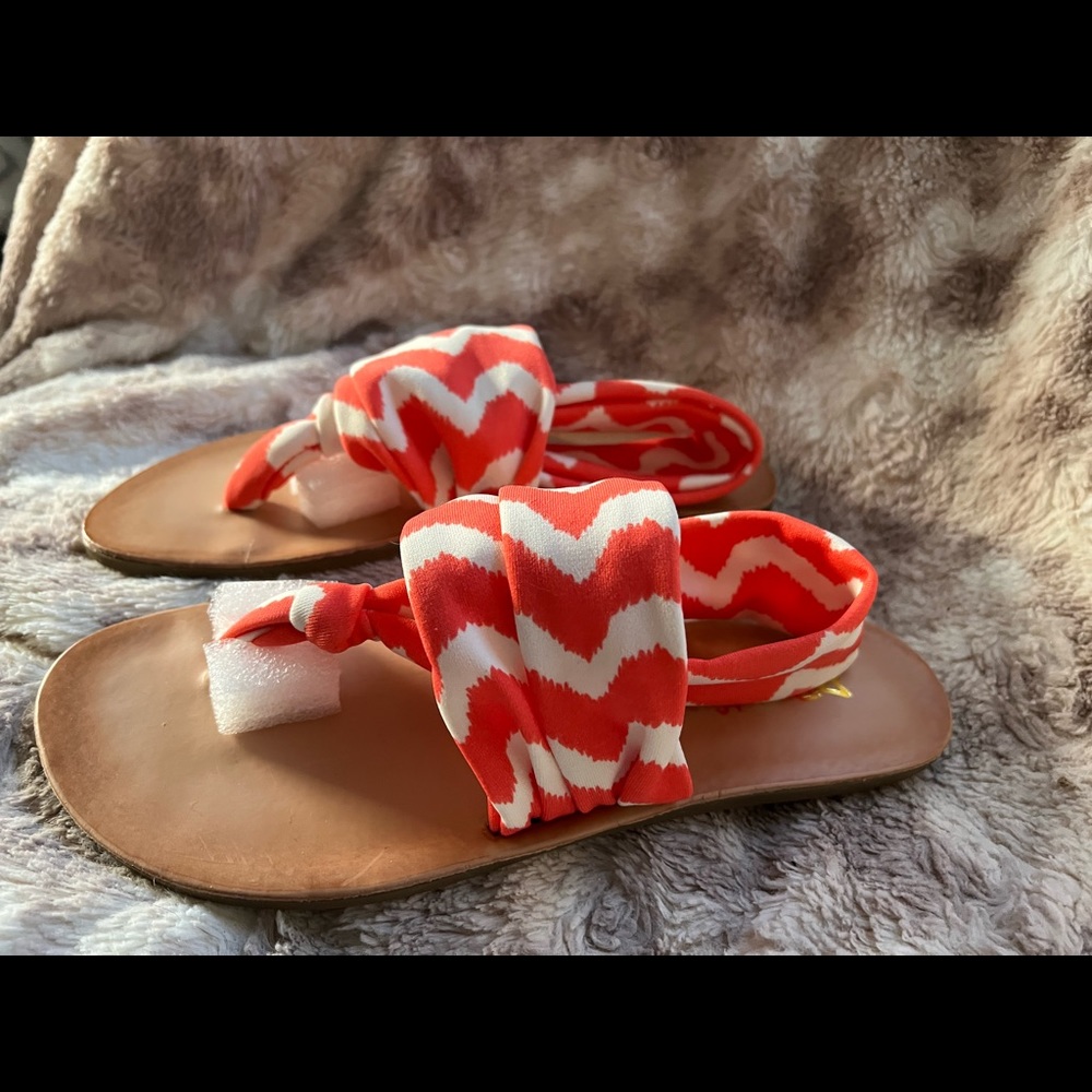 New! Dirty Laundry Beebop Thong Sandals size 7.5